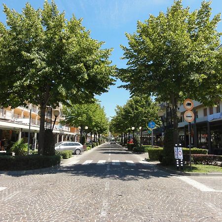 Isolabella - Appartamenti Бибионе Экстерьер фото